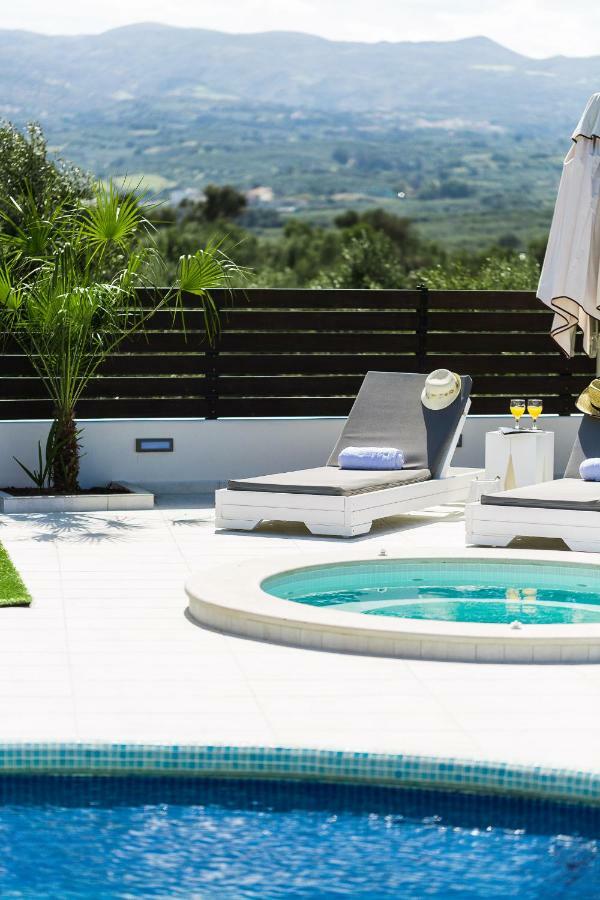 Caramel Villa, With 40M2 Pool & Spa Whirlpool, By Thinkvilla Pánormos エクステリア 写真